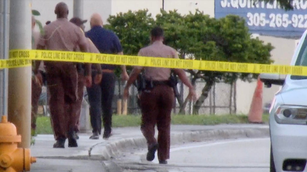 Driver found with gunshot wound after Northwest Miami-Dade crash, deputies say — CBS Miami, Dunedin Community news