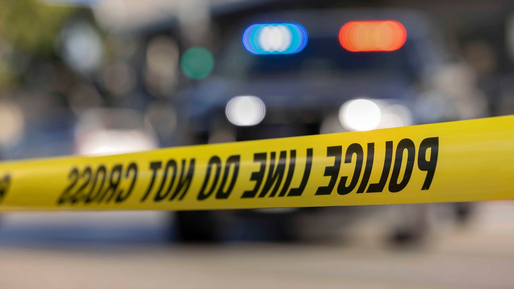 Deputies respond to reports of a person shot in southwest Miami-Dade neighborhood — CBS Miami, Dunedin Health news