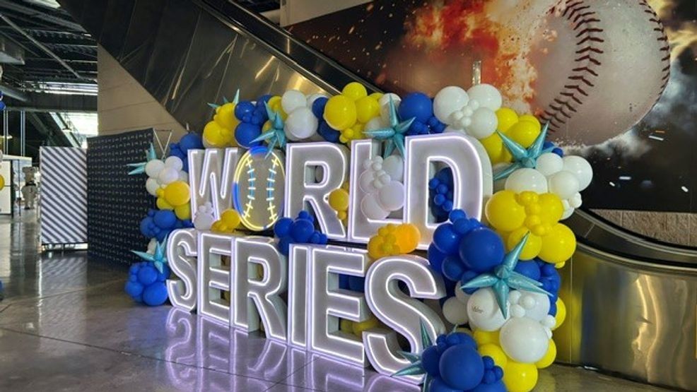 Scenes from outside the stadium| World Series Game 1 gallery — Fox 11 Green Bay Local, Dunedin Arts news