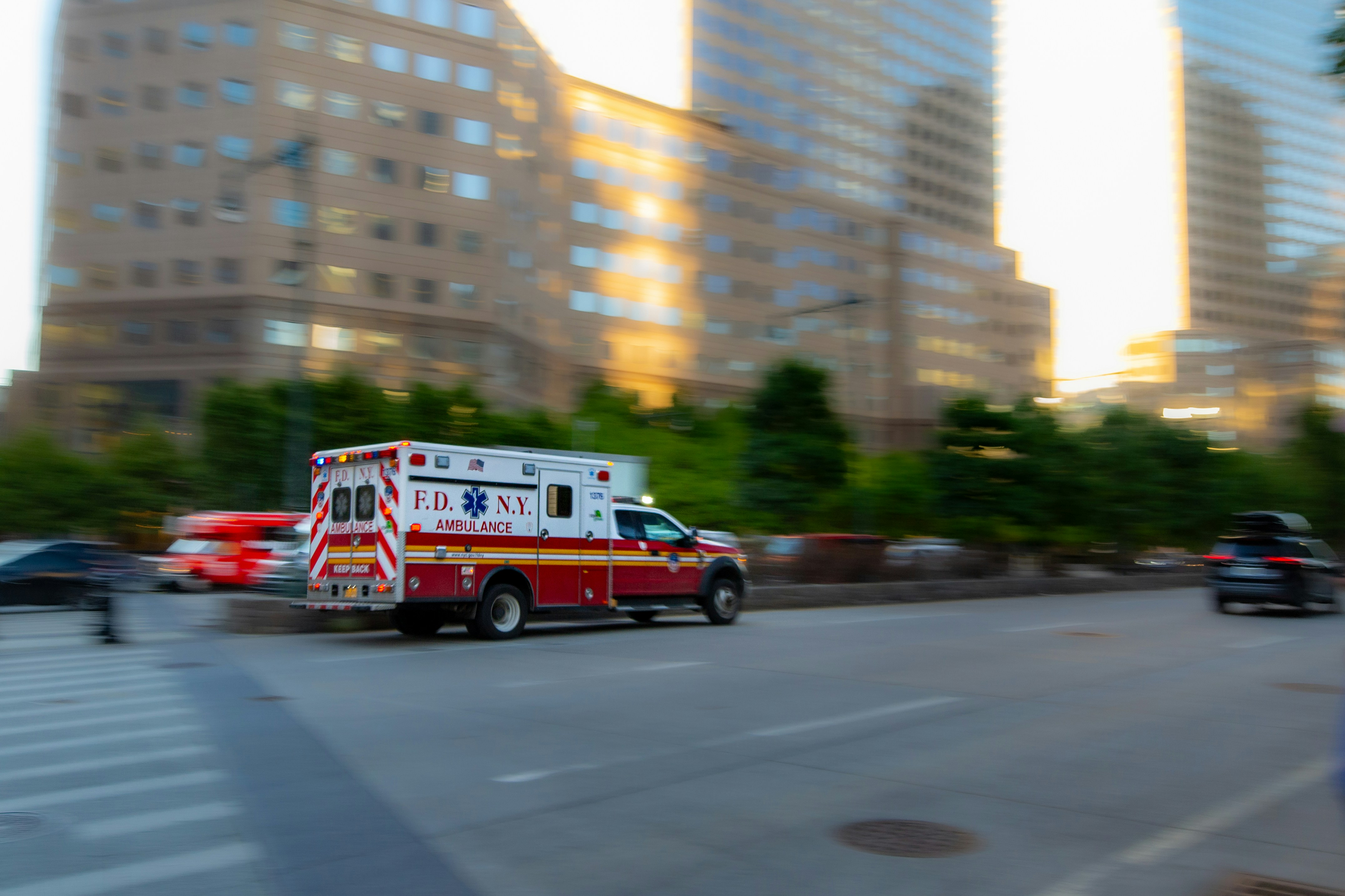 Cyclist dies in wrong-way crash with an ambulance on Staten Island — Gothamist