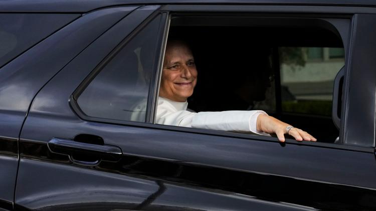 Faithful gather to welcome Pope Leo back for Sunday blessing after cancer surgery — First Coast News Life JAX, Dunedin Community news