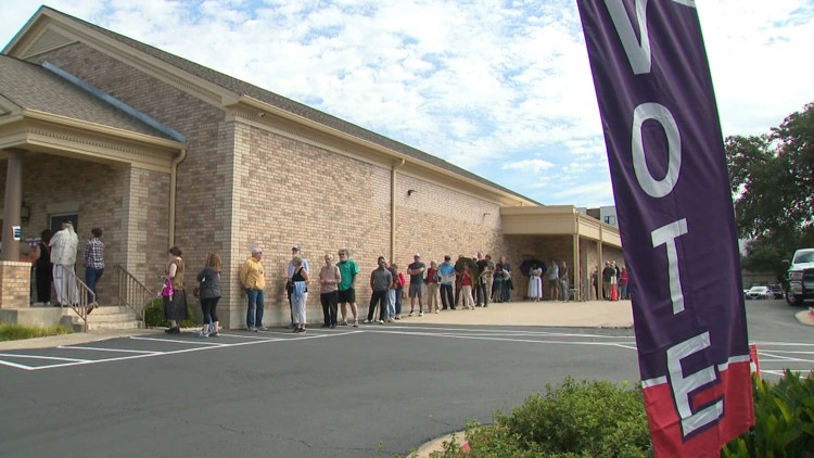 Travis County reports strong turnout for first day of midterm election early voting — KVUE (Austin), Dunedin Community news