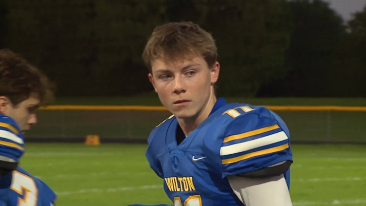 Iowa high school student returns to football team after cancer battle — WTSP Sports Tampa Bay