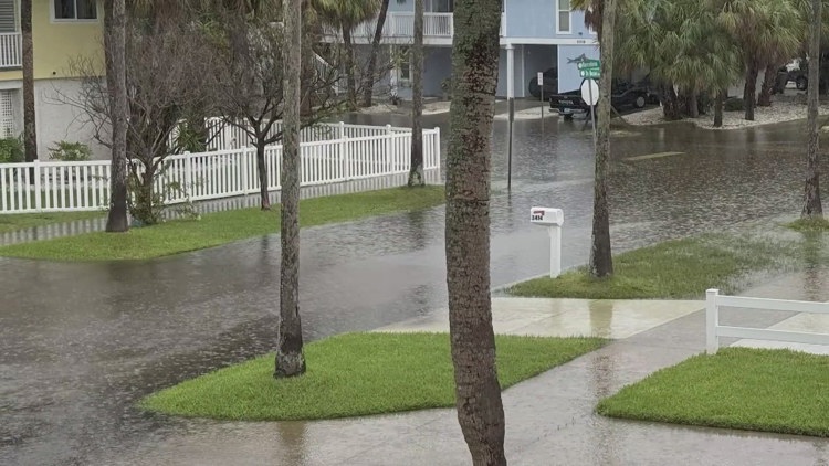 High surf, rising tides put St. Pete Beach residents on alert ahead of Hurricane Isaias — WTSP 10 Tampa Bay, Dunedin Community news
