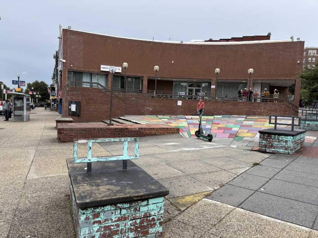 Check Out Some Renderings for the Adams Morgan Plaza (SunTrust Plaza Saga…Jubilee Housing Project Coming.) — PoPville DC